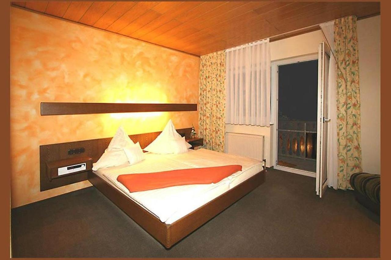 Hotel Zur Krone Ronneburg  Eksteriør billede