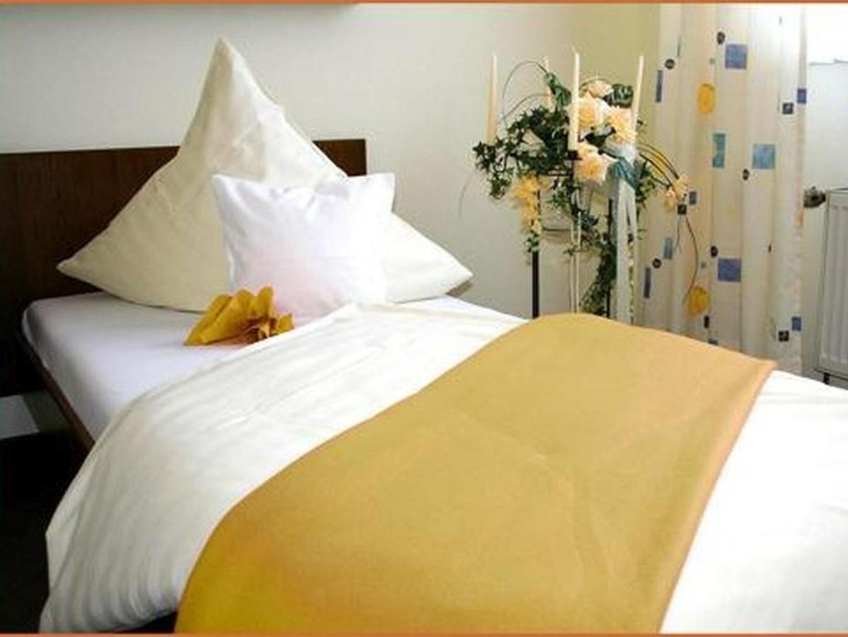 Hotel Zur Krone Ronneburg  Eksteriør billede